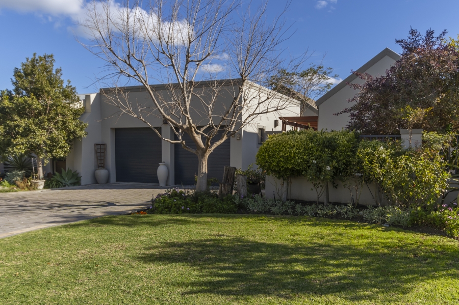 3 Bedroom Property for Sale in Heritage Park Western Cape